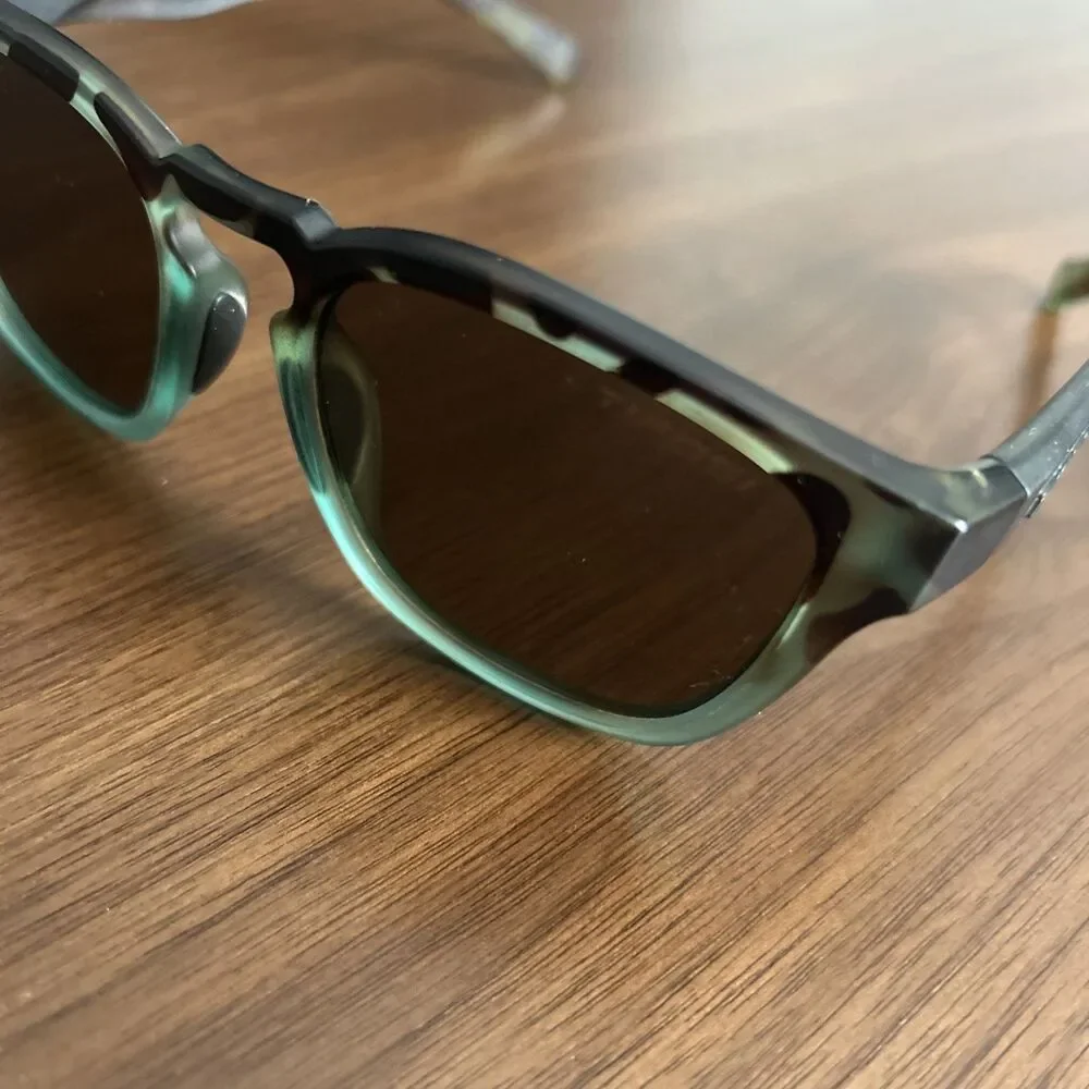 Tifosi  Sunglasses Rectangular Brown and Turquoise with Case Used